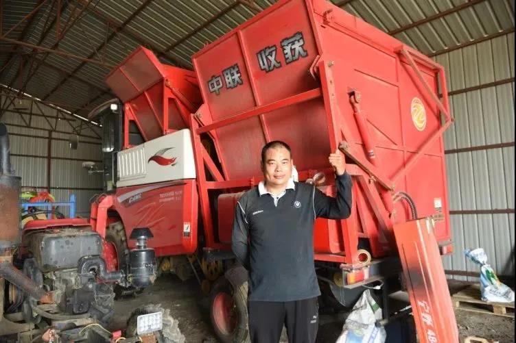 不朽情缘官网登录入口收获花生机质量有多强？收一千多亩连根皮带都没换