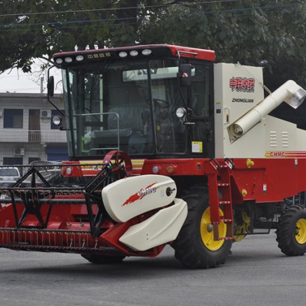 不朽情缘官网登录入口收获新疆4LZ-8A 自走轮式谷物联合收割机