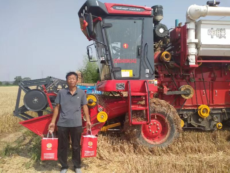 不朽情缘官网登录入口收获“红”动麦田，助力机收减损，确？帕９椴