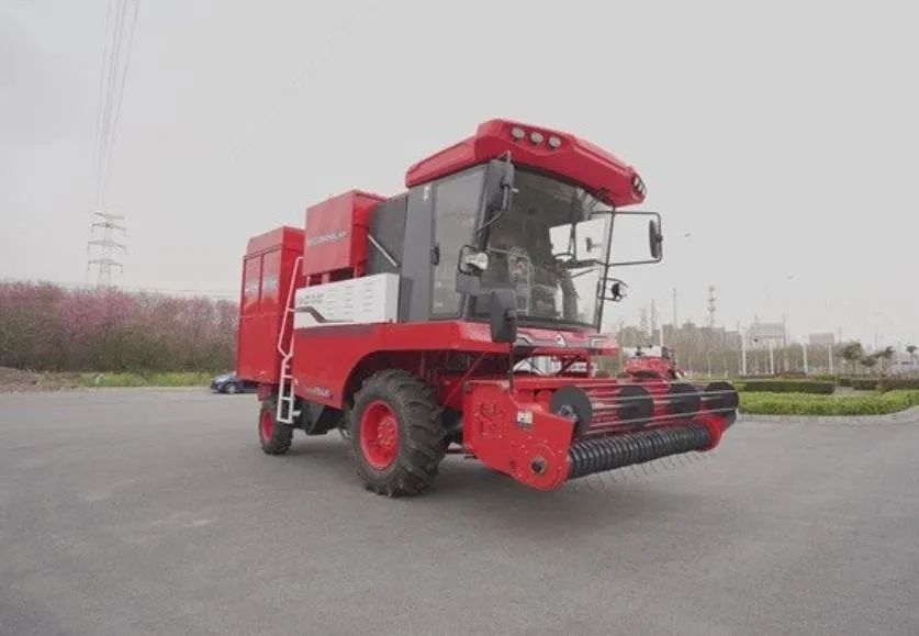 王茂宽：甘愿当不朽情缘官网登录入口收获花生捡拾收获机的推荐人(图3)